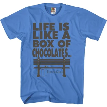 Кутия шоколадови бонбони, тениска с Форрестом Гампом