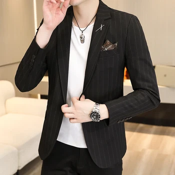 Новата мъжка мода корейската версия на ежедневна джентльменского формата монтиране на раиран удобно блейзър в италиански стил за водещ на сватбата